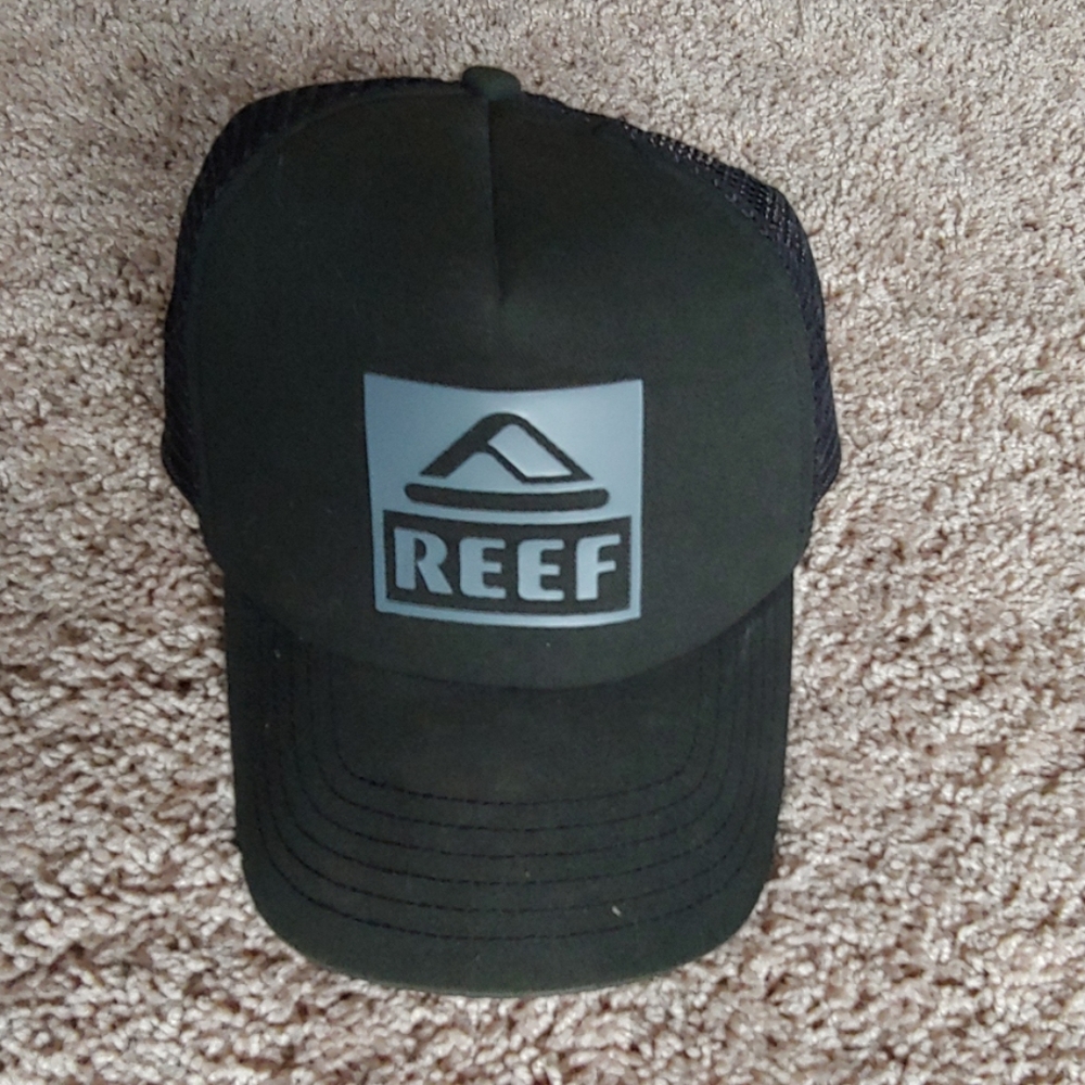 Trucker hat